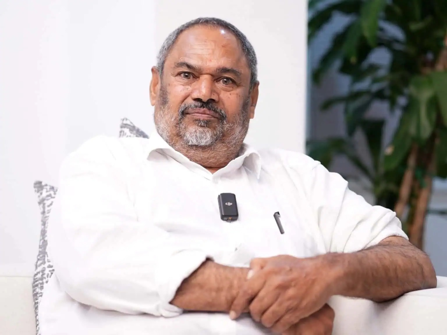 సినిమా వాళ్లను జగన్ ఎంతో గౌరవించారు: నారాయణమూర్తి