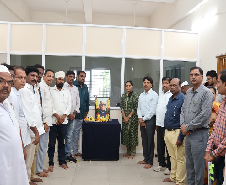 ‘కొండా లక్ష్మణ్ బాపూజీని స్ఫూర్తిగా తీసుకోవాలి’