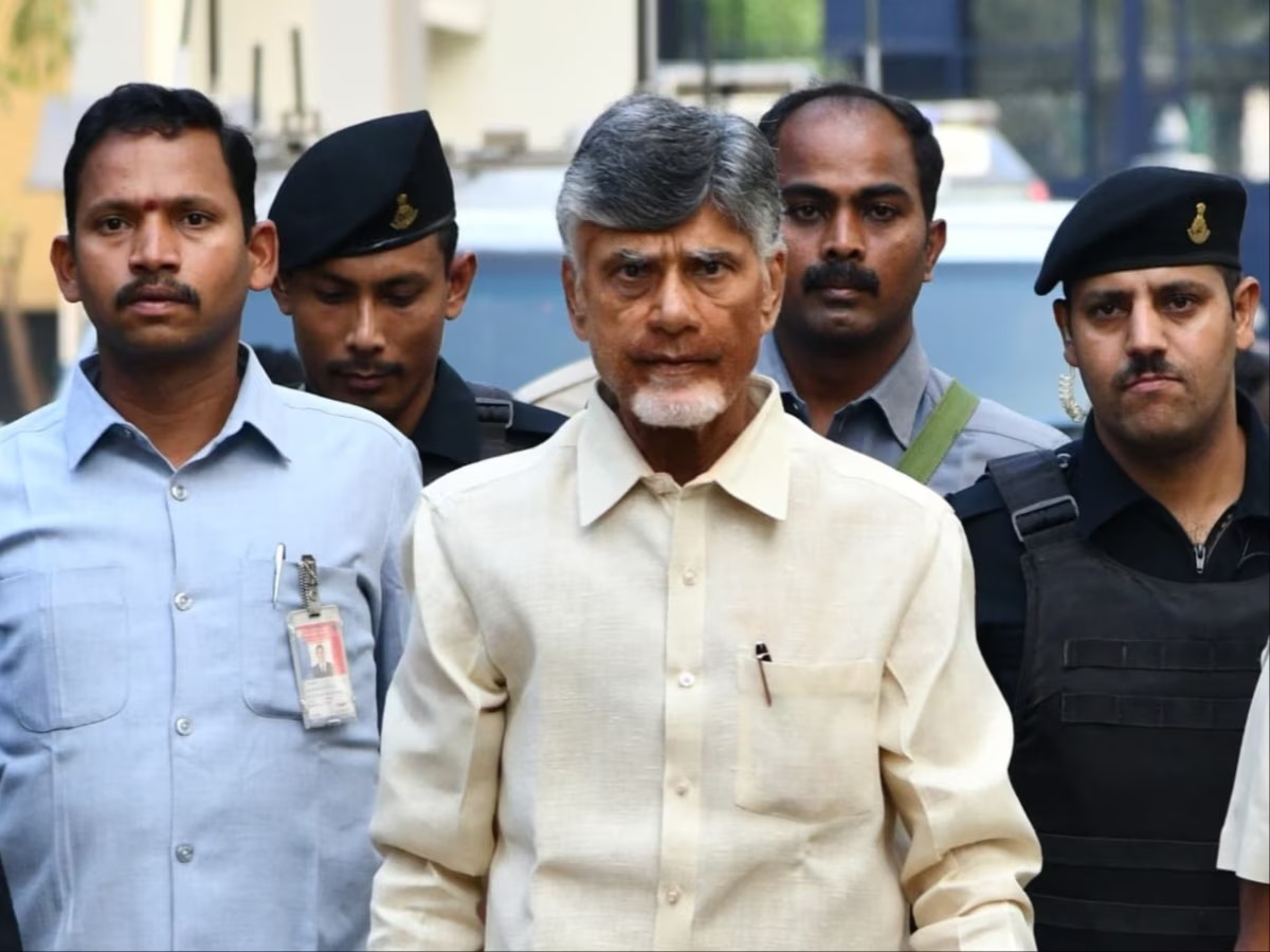 ట్రైబల్ టూరిజం బ్రోచర్‌ను ఆవిష్కరించిన సీఎం