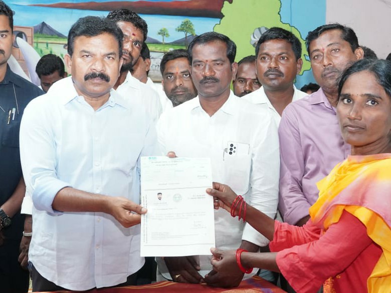 ‘సంక్షేమ పథకాలను పేదలకు అందించడమే ప్రభుత్వ లక్ష్యం’