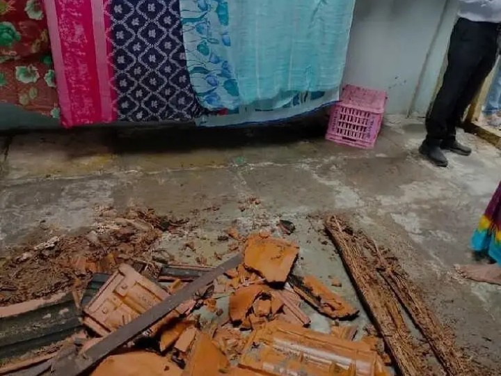 ‘శిథిలావస్థ గృహాల్లో ఉండటం ప్రమాదకరం’