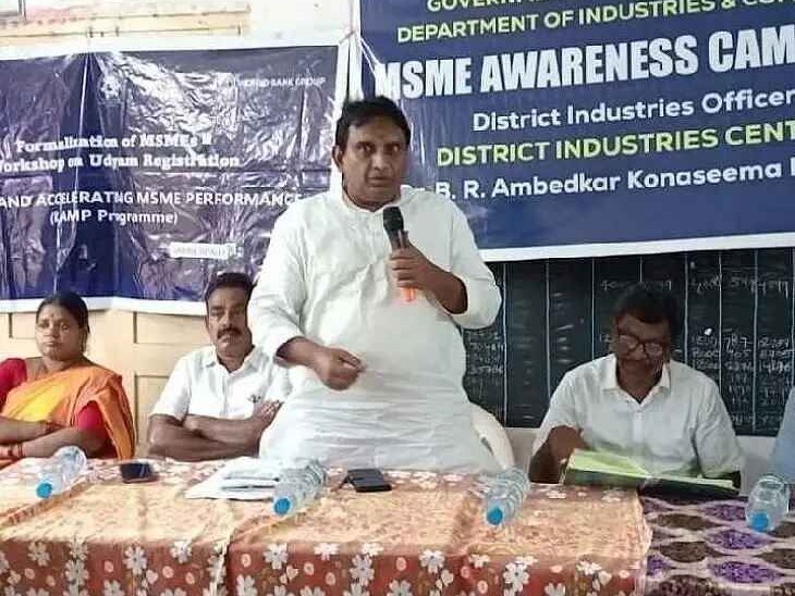 చిన్న తరహా పరిశ్రమలపై పట్టు సాధించాలి: జయచంద్ర గాంధీ