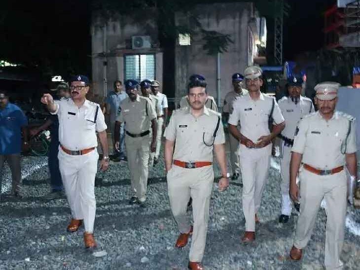 సిబ్బంది అనునిత్యం అప్రమత్తంగా ఉండాలి: ఎస్పీ