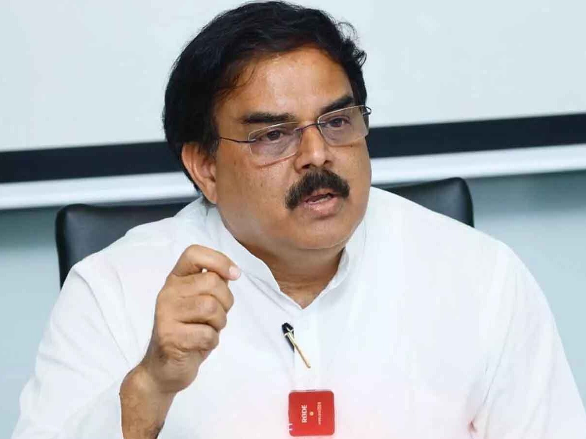 కృష్ణ కాల్వ సుందరీకరణ, కొల్లేరు సమస్యలపై మంత్రి సమీక్ష