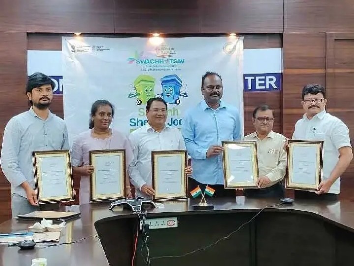 స్వచ్ఛ నరసాపురం సాకారానికి ఒప్పందం: కమిషనర్
