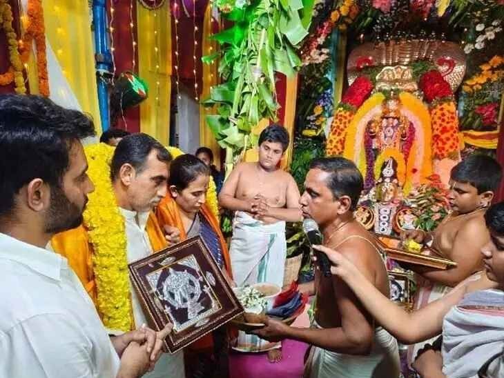 ఆలయాన్ని సందర్శించిన ఎమ్మెల్యే