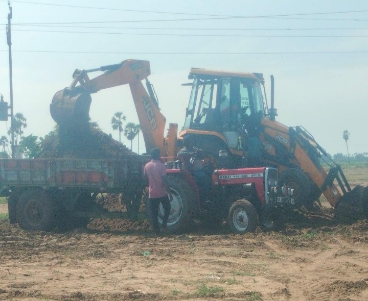 కర్లపాలెంలో ఇసుక అక్రమ రవాణా