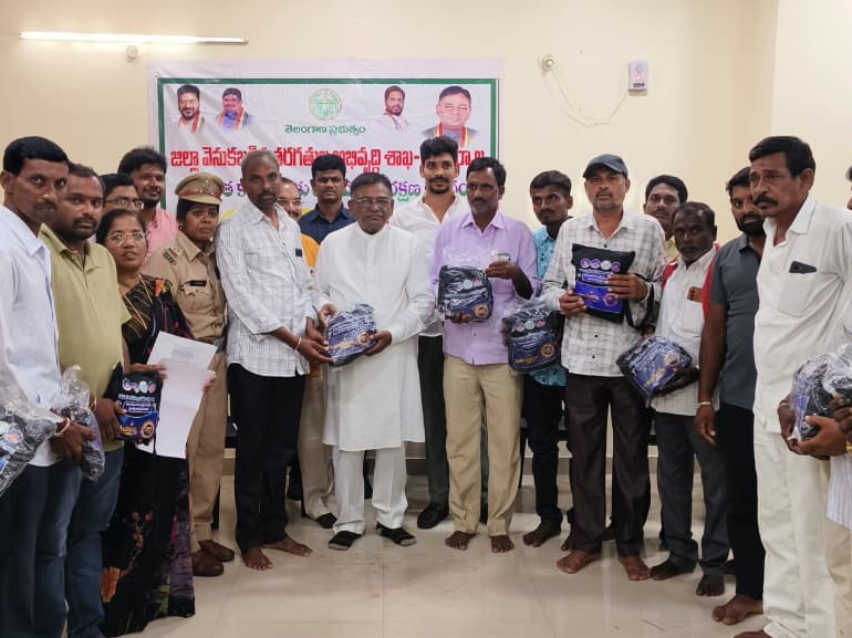గీత కార్మికులకు కాటమయ్య రక్షణ కవచాల పంపిణీ