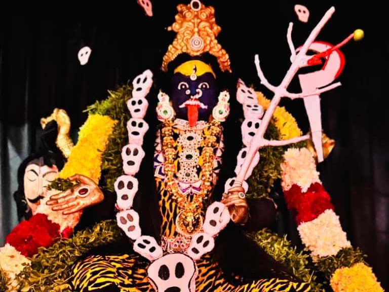 బాసర కాళరాత్రి అవతారంలో అమ్మవారు భక్తులకు దర్శనం