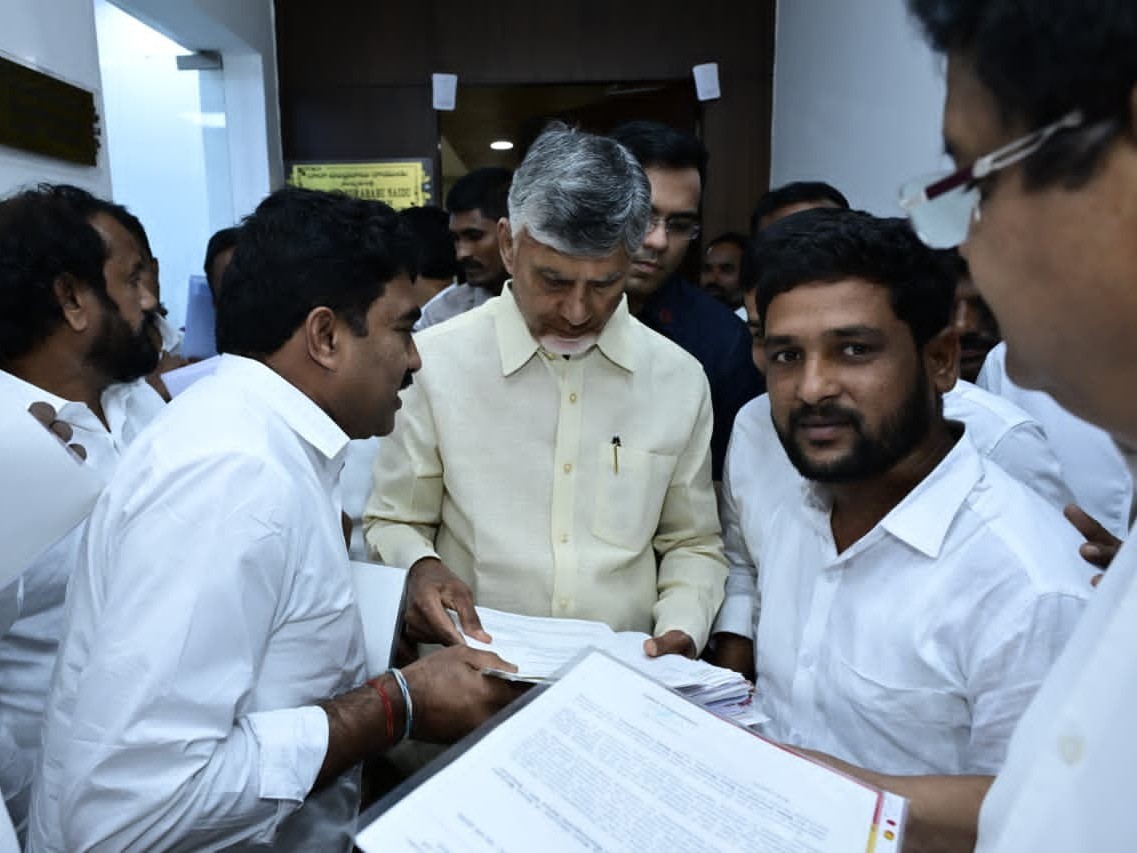 కోడి రామ్మూర్తి స్టేడియం అభివృద్ధిపై సీఎంకు ఎమ్మెల్యే వినతి