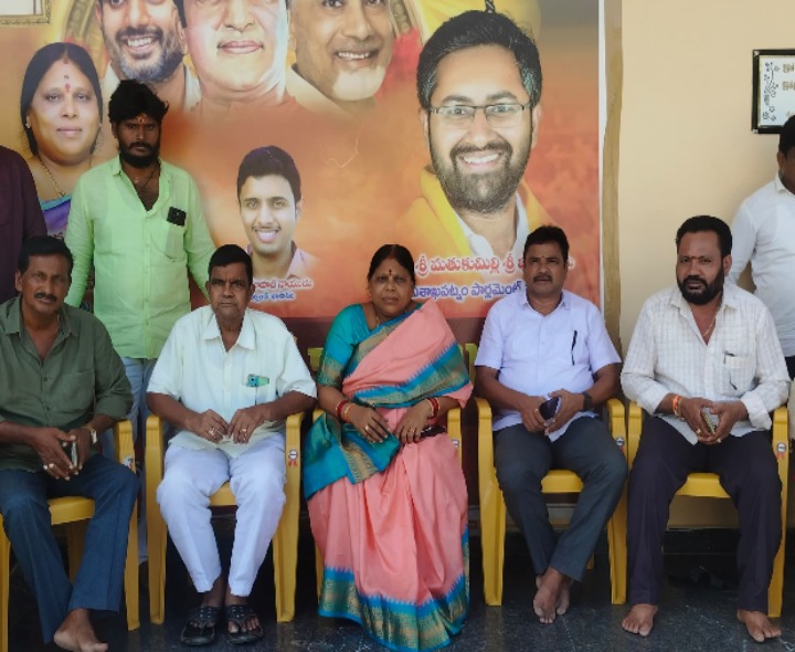 ‘ఉద్యోగాలను భర్తీ చేసిన ఘనత సీఎంకే దక్కుతుంది’