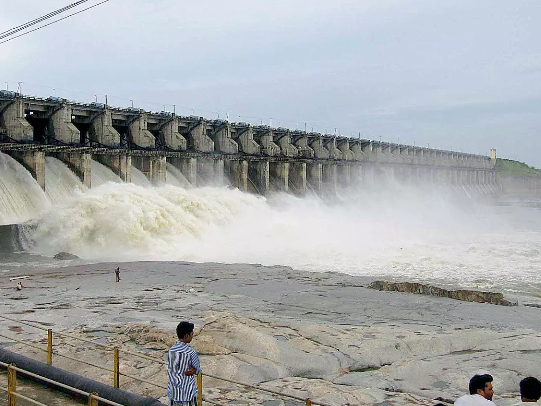 SRSP 39 గేట్ల ద్వారా 3,34,763 క్యూసెక్కుల నీరు విడుదల