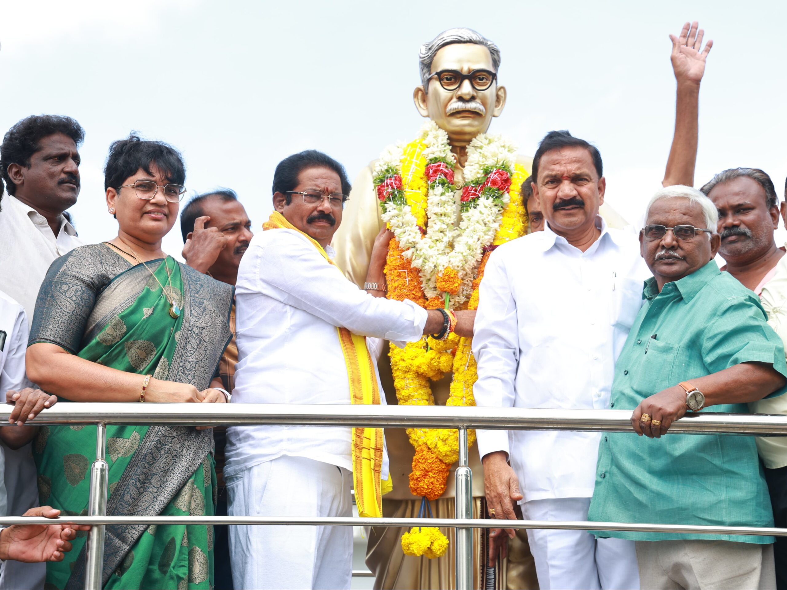 కవి గుర్రం జాషువాకు నివాళులర్పించిన ఎమ్మెల్యే