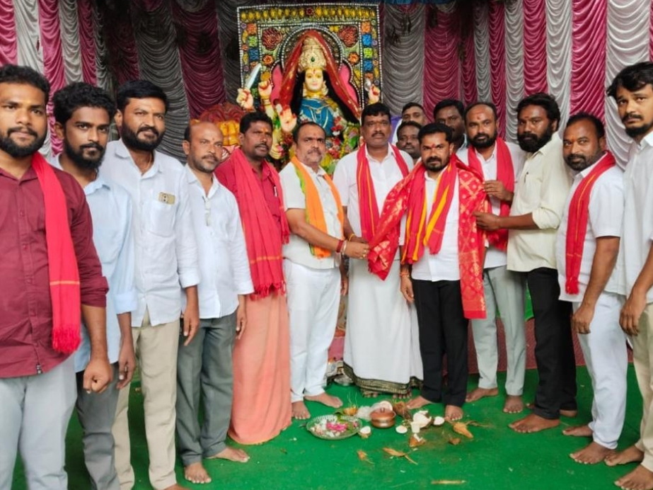‘ప్రజలు భక్తి మార్గంలో నడవాలి’