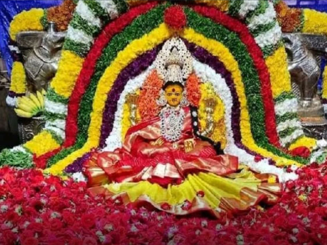 విజయలక్ష్మి అలంకరణలో కనకమహాలక్ష్మి అమ్మవారు