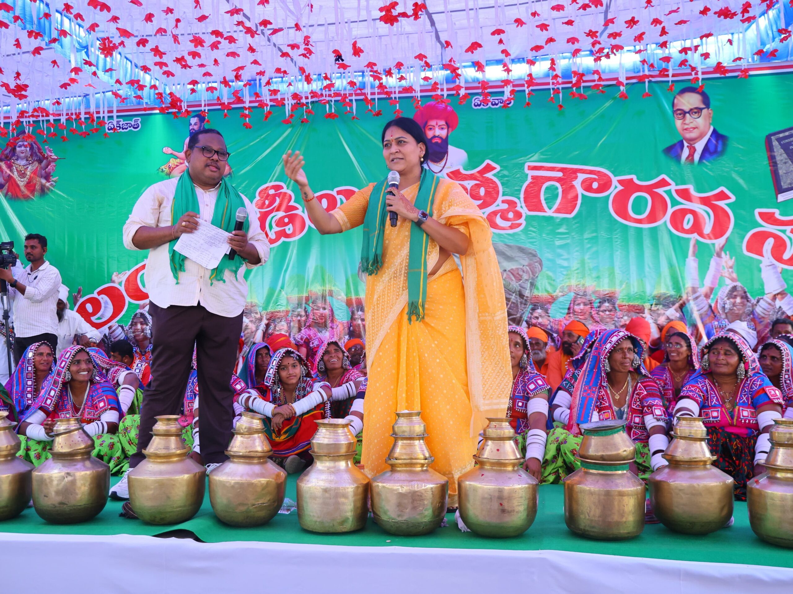 ‘లంబాడీలు మార్గదర్శకులు కావాలి’
