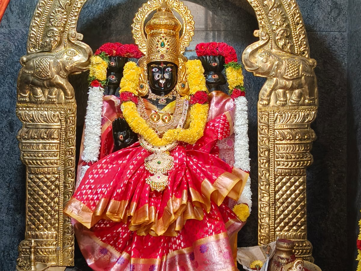 త్రిశక్తిదేవిగా కన్యకాపరమేశ్వరి అమ్మవారు