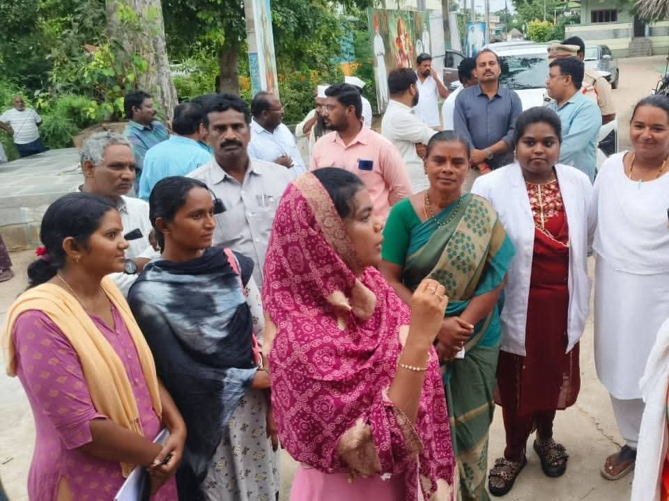 తాళ్లాయపాలెంలో పర్యటించిన గుంటూరు కలెక్టర్