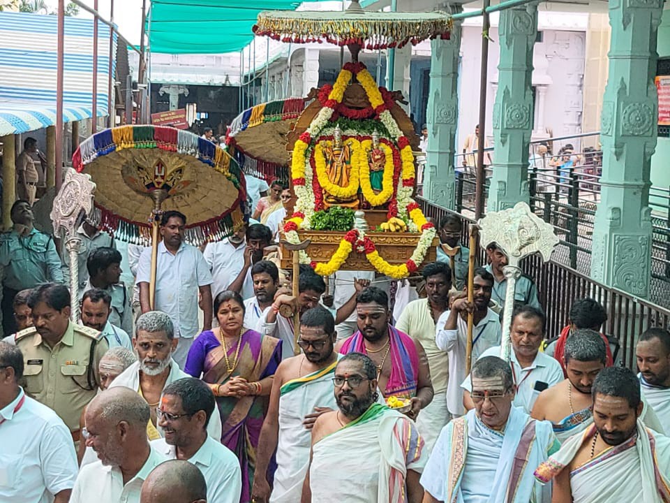 ఘనంగా సత్యదేవుని రథసేవా మహోత్సవం
