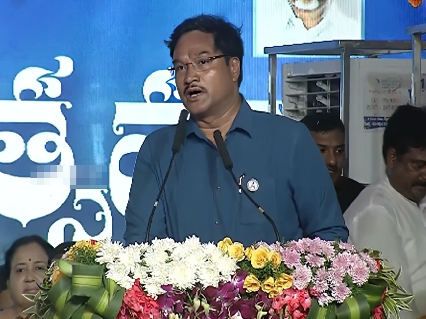‘బతుకమ్మ కుంటలా ఇంకా చాలా చెరువులు..’