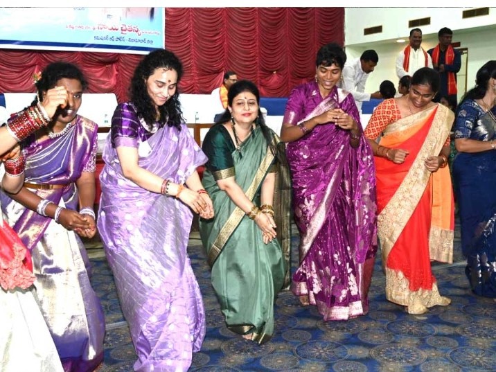 పోలీసు శాఖ ఆధ్వర్యంలో ఘనంగా బతుకమ్మ సంబరాలు