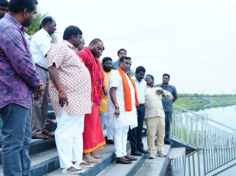 బతుకమ్మ ఘాట్‌ను పరిశీలించిన ఎమ్మెల్యే ధన్ పాల్
