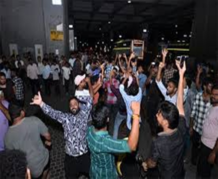 భారత్ గెలుపు.. అభిమానుల కోలాహలం