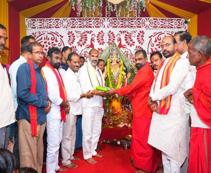 అమ్మవారి సేవలో ప్రభుత్వ విప్ అది