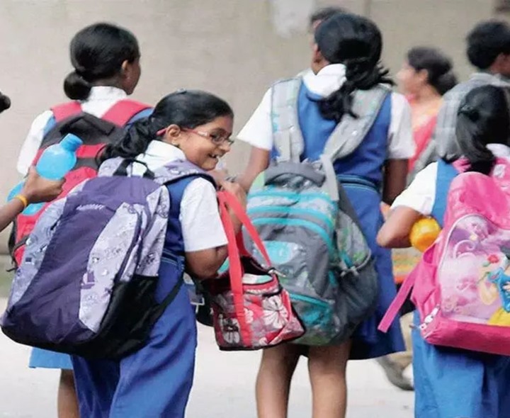 దసరా సెలవులు పొడిగించాలని డిమాండ్