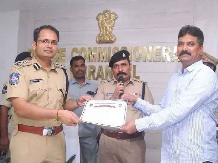 ప్రతిభ కనబరిచిన పోలీస్ అధికారులకు ప్రశంసాపత్రాలు