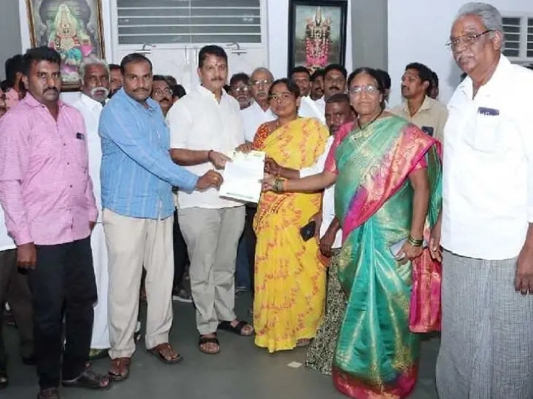 పొన్నూరులో సీఎం రిలీఫ్ ఫండ్ చెక్కుల పంపిణీ