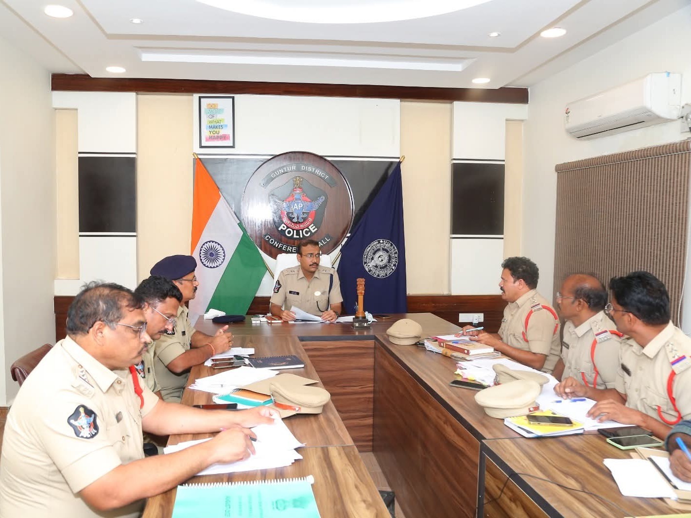 ప్రజలకు భరోసా కల్పించేలా పోలీస్ శాఖ పనిచేయాలి: ఎస్పీ