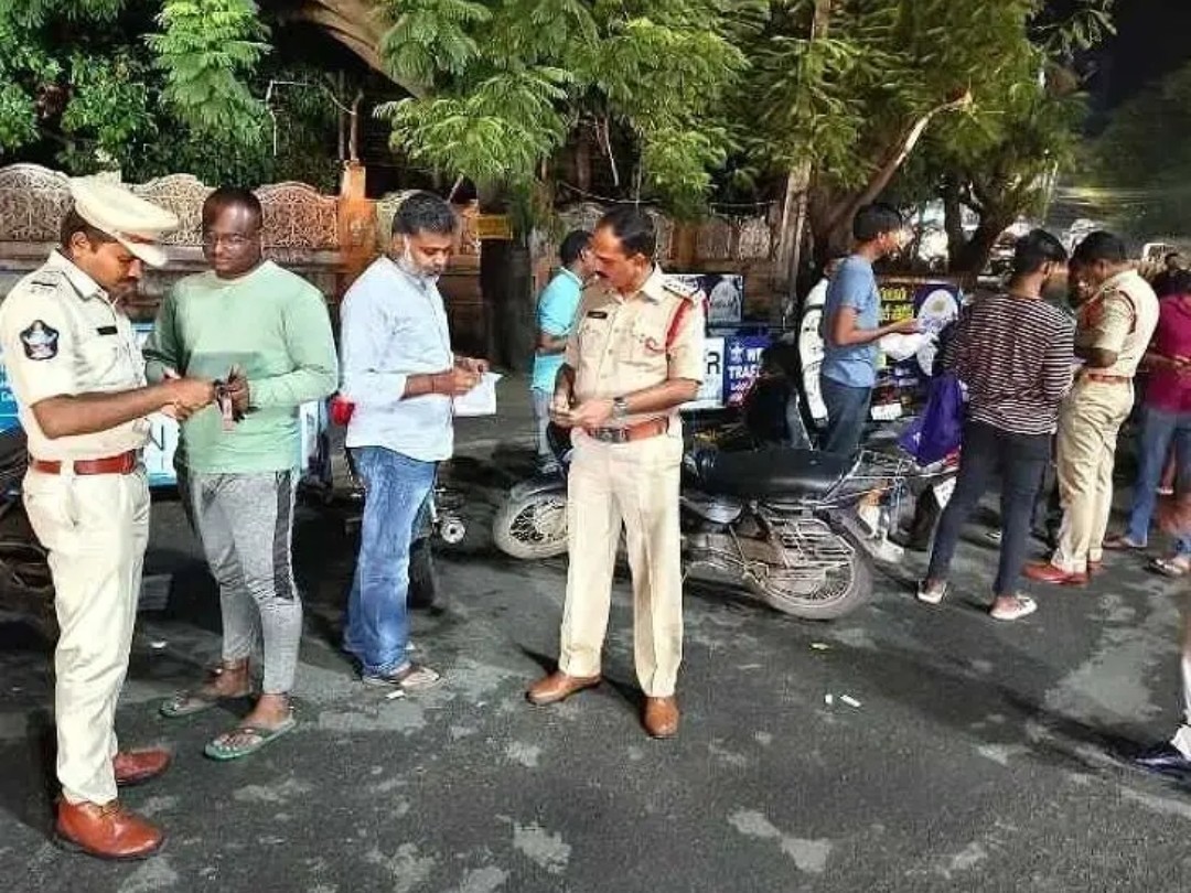 గుజ్జనగుండ్లలో ముమ్మరంగా వాహన తనిఖీలు