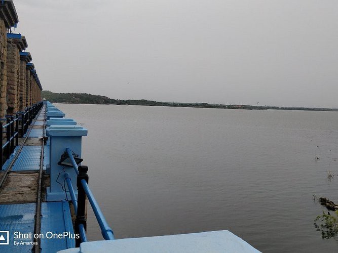 జంట జలాశయాలకు తగ్గిన వరద ప్రవాహం