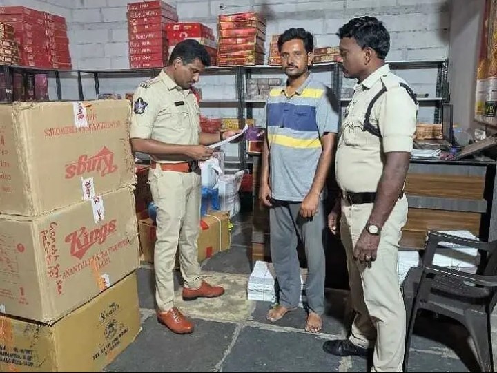 పర్మిషన్ లేకుండా బాణాసంచా అమ్మితే చర్యలు: ఎస్సై