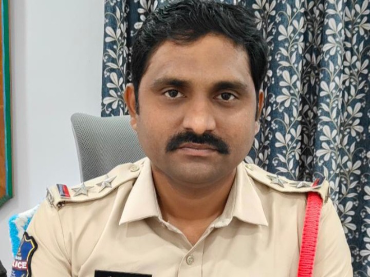 దసరా పండుగ ప్రశాంతంగా జరుపుకోవాలి: ఎస్సై