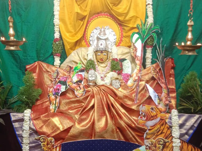 శ్రీ రాజరాజేశ్వరీ దేవిగా కొలువుదీరిన చిట్యాల దుర్గమ్మ
