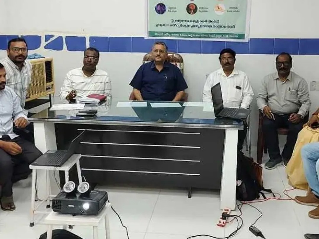 ‘పోలింగ్ కేంద్రాల వద్ద వైద్య శిబిరాలను ఏర్పాటు చేయాలి’