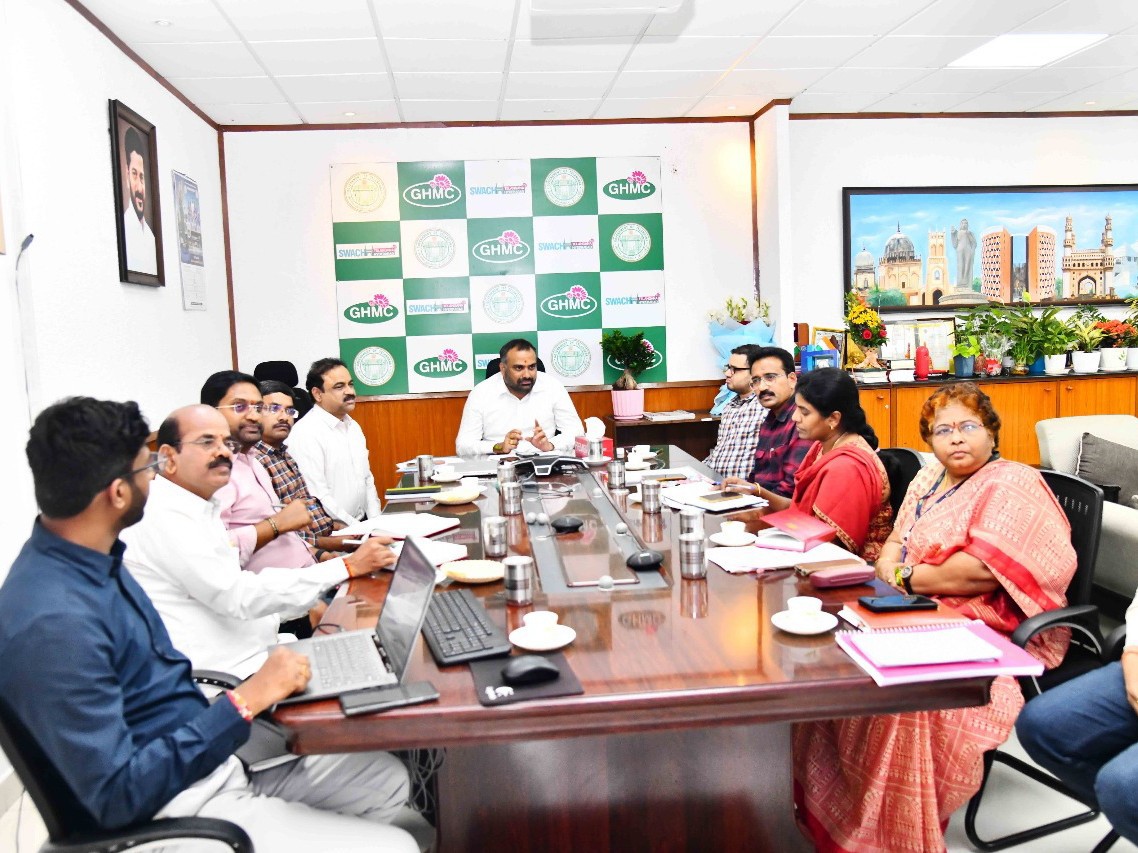 చెత్త సేకరణ వాహనాలపై పర్యవేక్షణ ఉండాలి: కమిషనర్