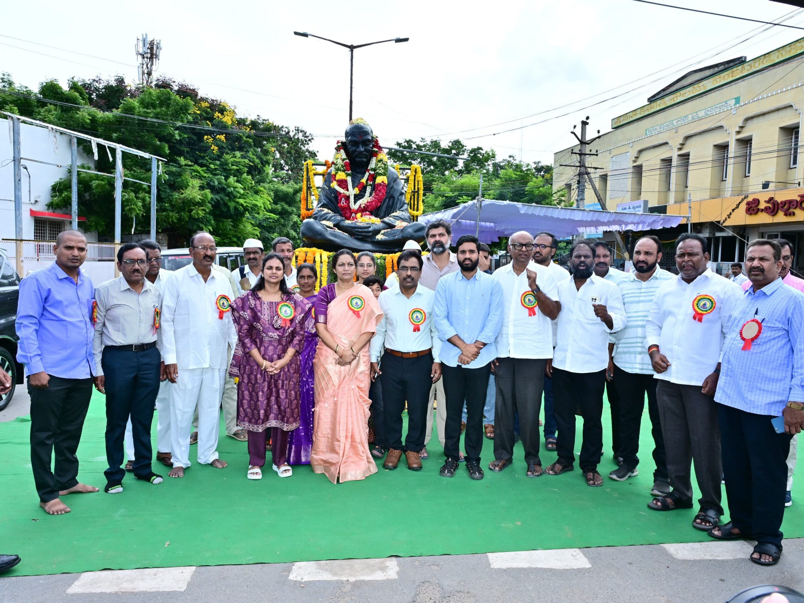 ఘనంగా గాంధీ జయంతి వేడుకలు.. పాల్గొన్న కలెక్టర్, ఎమ్మెల్యే