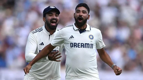 తొలి టెస్టులో భారత బౌలర్ల హవా