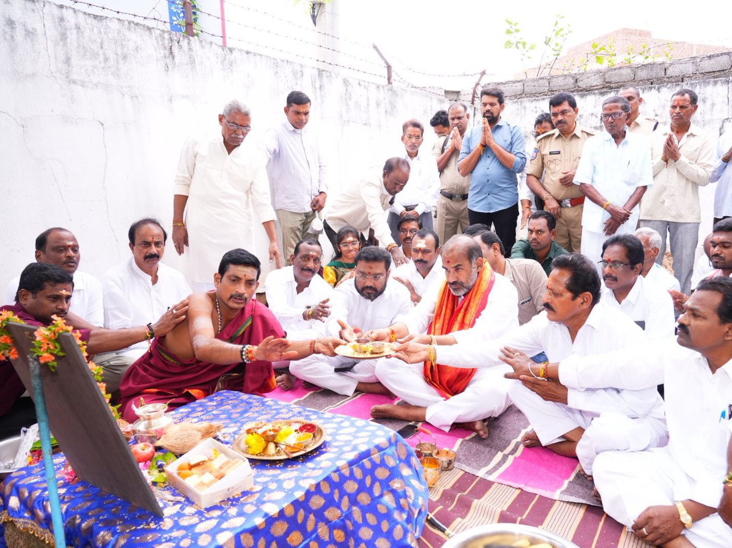 జమ్మి చెట్టుకు పూజలు చేసిన ఎమ్మెల్యే ఆది శ్రీనివాస్