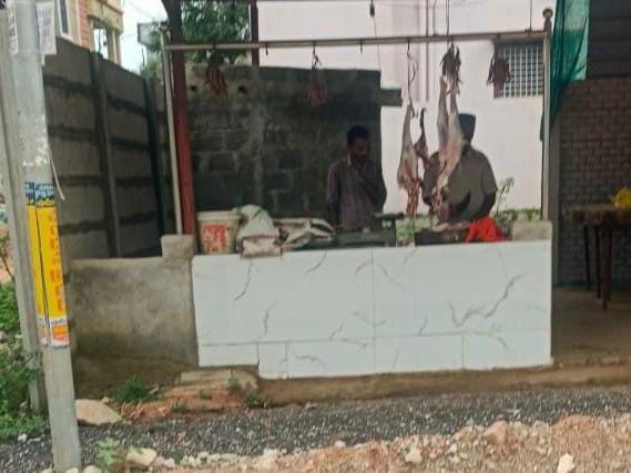 షాద్ నగర్‌లో తెరిచే ఉన్న మాంసం దుకాణాలు