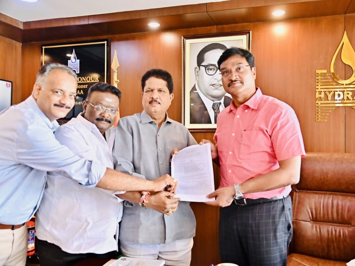 రూ.వేలకోట్ల భూములను MLA ఆక్రమించారు: దాసోజు