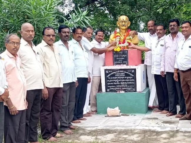 ‘దేశానికి మహాత్మా గాంధీ సేవలు చిరస్మరణయం’