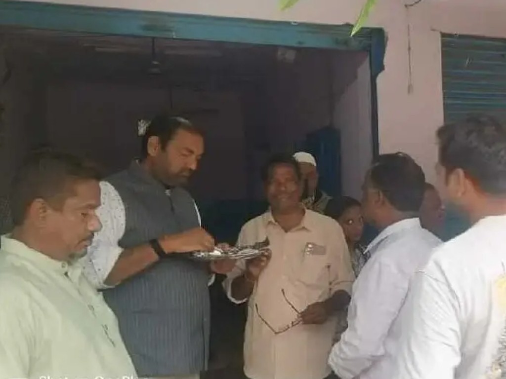 చిన్న హోటళ్లలో నాణ్యమైన రుచులు: ఎమ్మెల్యే