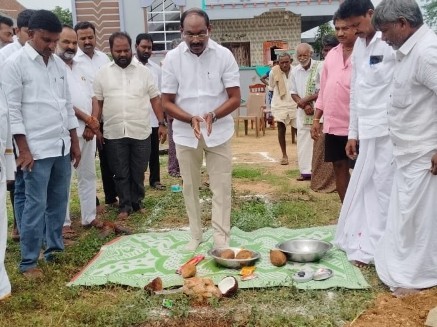 గోకులం షెడ్‌కి శంకుస్థాపన చేసిన డీసీఎంఎస్ ఛైర్మన్