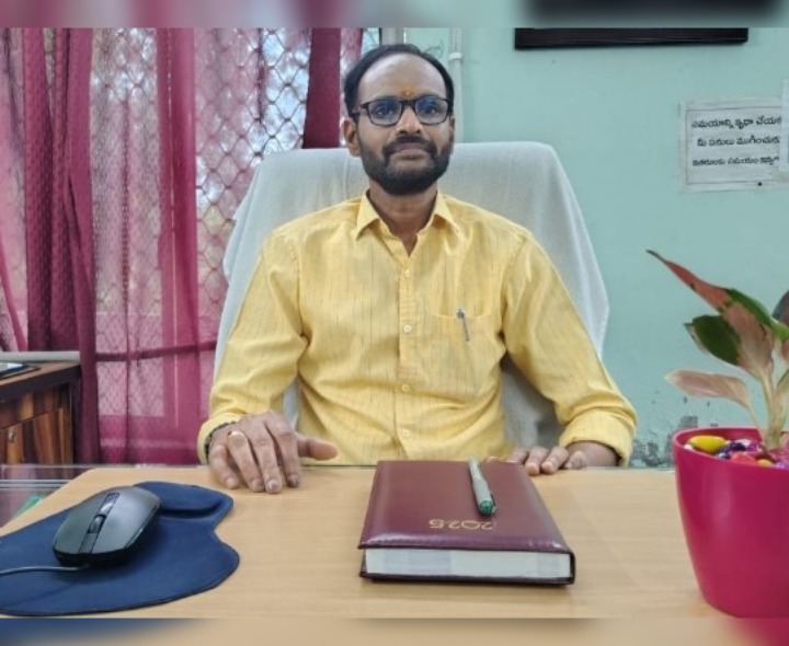 రోడ్డు వెడల్పు పనులు త్వరలోనే చేపడతాము: కమిషనర్