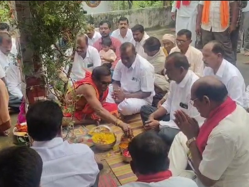 గీతాశ్రమంలో ప్రత్యేక పూజలు