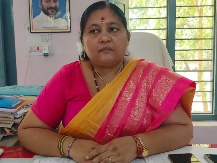 దసరా పండుగను సంతోషంగా జరుపుకోవాలి: తహసీల్దార్